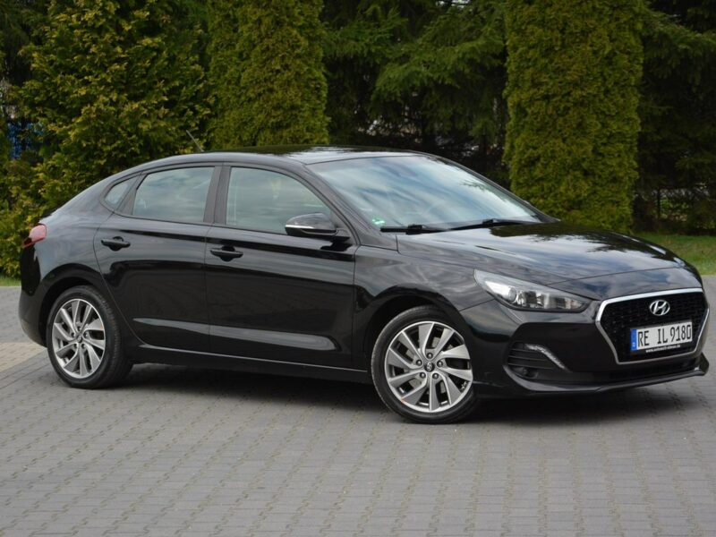 Hyundai i30 Fastback Navi Ledy Grzana Kierownica Asysten pasa 1-ręce ASO III (2017-)