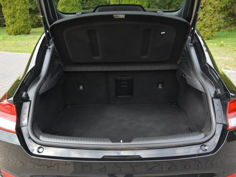 Hyundai i30 Fastback Navi Ledy Grzana Kierownica Asysten pasa 1-ręce ASO III (2017-)