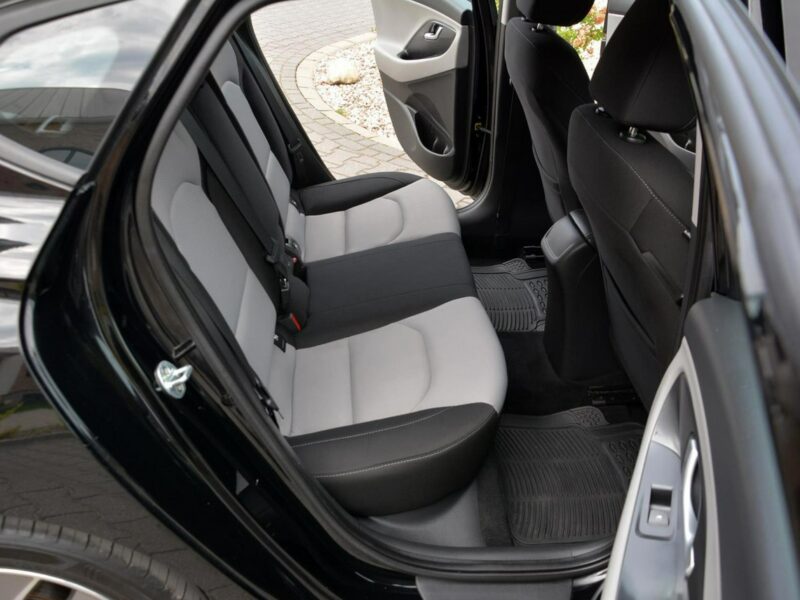 Hyundai i30 Fastback Navi Ledy Grzana Kierownica Asysten pasa 1-ręce ASO III (2017-)