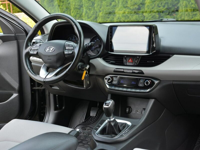 Hyundai i30 Fastback Navi Ledy Grzana Kierownica Asysten pasa 1-ręce ASO III (2017-)