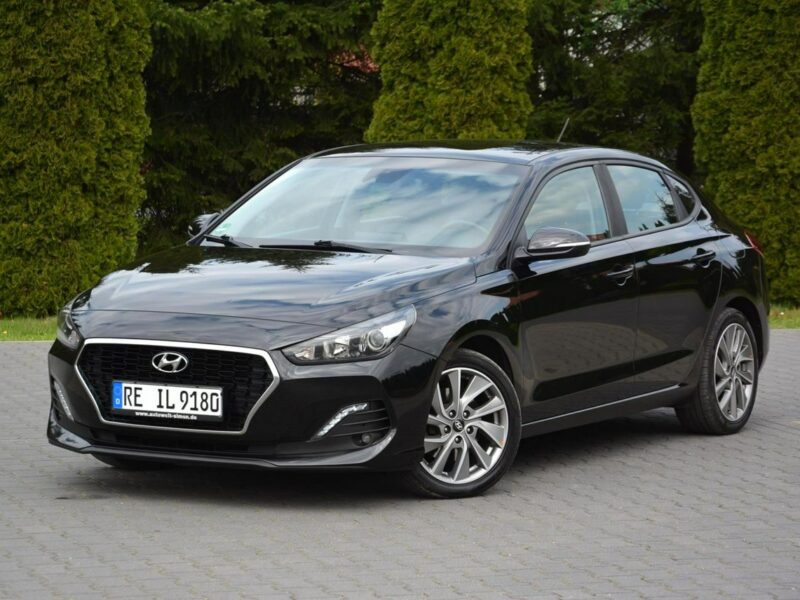 Hyundai i30 Fastback Navi Ledy Grzana Kierownica Asysten pasa 1-ręce ASO III (2017-)
