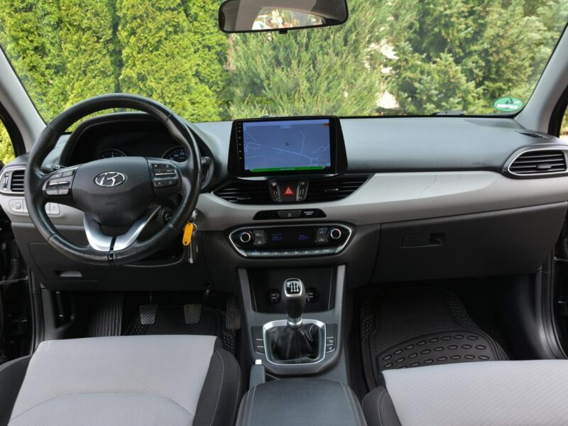 Hyundai i30 Fastback Navi Ledy Grzana Kierownica Asysten pasa 1-ręce ASO III (2017-)