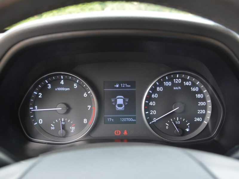 Hyundai i30 Fastback Navi Ledy Grzana Kierownica Asysten pasa 1-ręce ASO III (2017-)