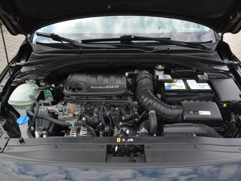 Hyundai i30 Fastback Navi Ledy Grzana Kierownica Asysten pasa 1-ręce ASO III (2017-)