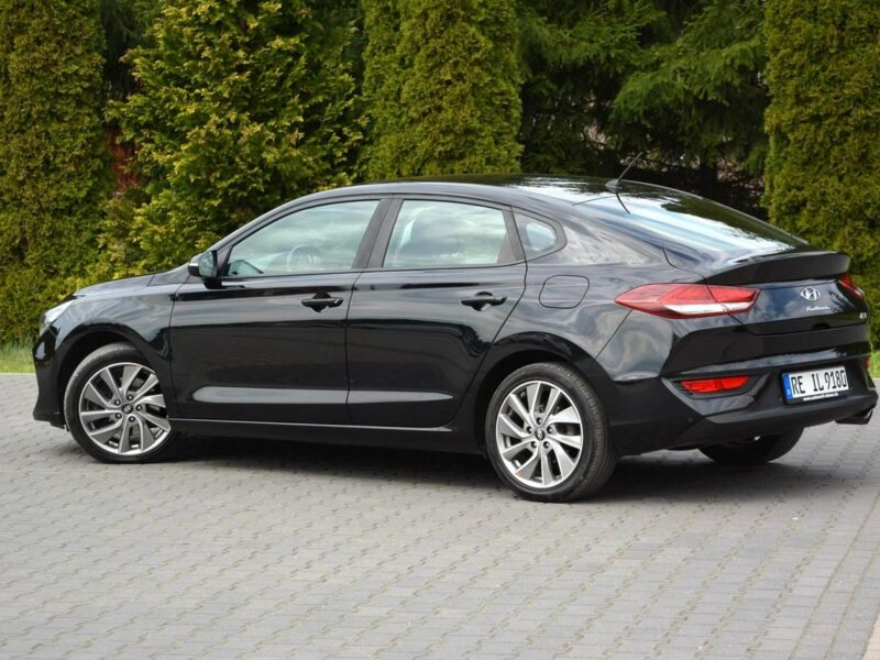 Hyundai i30 Fastback Navi Ledy Grzana Kierownica Asysten pasa 1-ręce ASO III (2017-)
