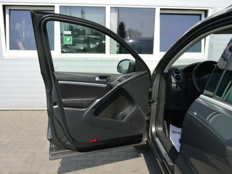 Volkswagen Tiguan 1.4TSI R-Line 100% bezwypadkowy Navi Bluetooth Euro6 Rozrząd na pasku I (2007-2016)