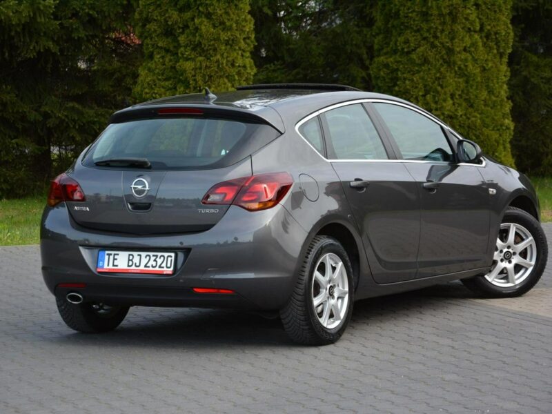 Opel Astra bi-Xenon Ledy Navi Szyber Parktronic Chrom 2xParkt J (2009-2019)