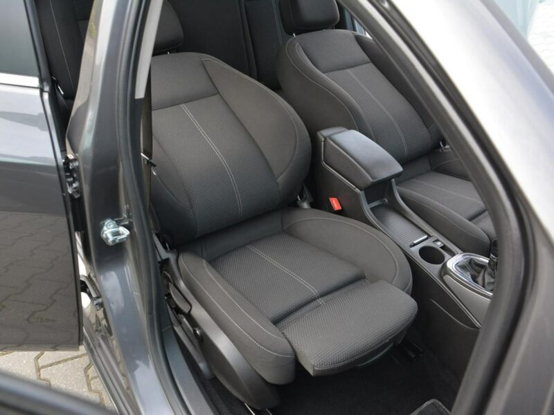 Opel Astra bi-Xenon Ledy Navi Szyber Parktronic Chrom 2xParkt J (2009-2019)