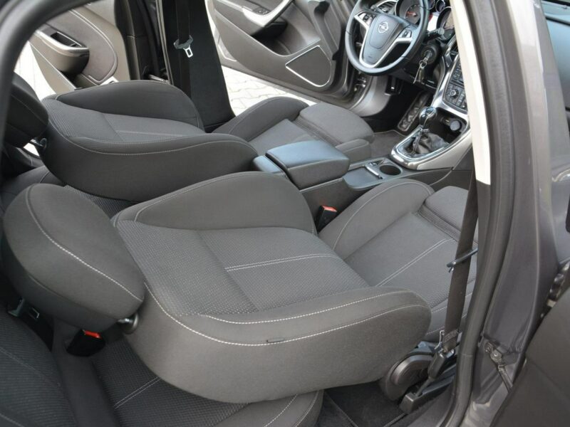 Opel Astra bi-Xenon Ledy Navi Szyber Parktronic Chrom 2xParkt J (2009-2019)