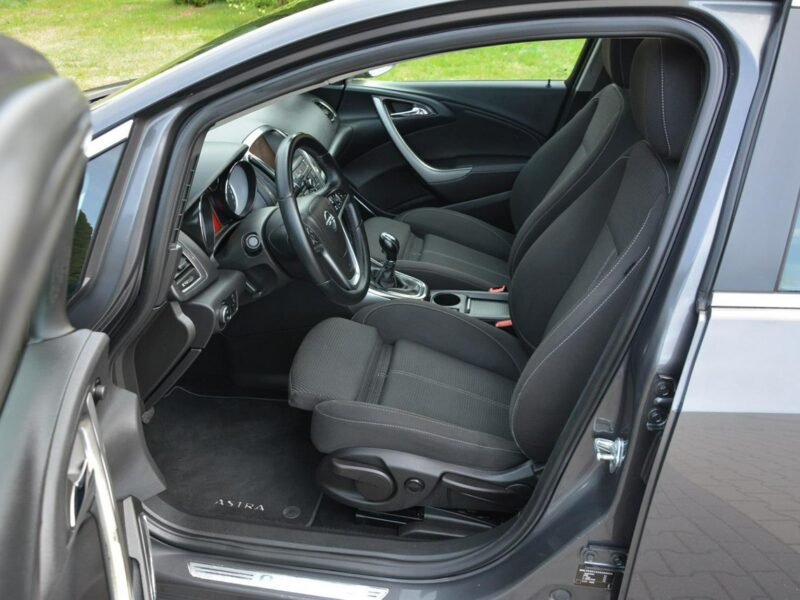 Opel Astra bi-Xenon Ledy Navi Szyber Parktronic Chrom 2xParkt J (2009-2019)
