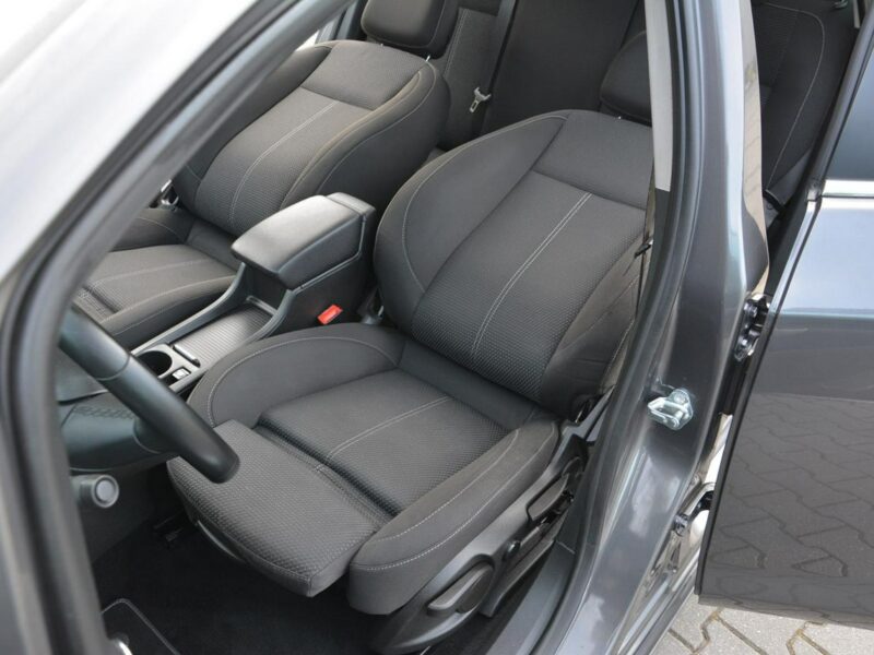 Opel Astra bi-Xenon Ledy Navi Szyber Parktronic Chrom 2xParkt J (2009-2019)
