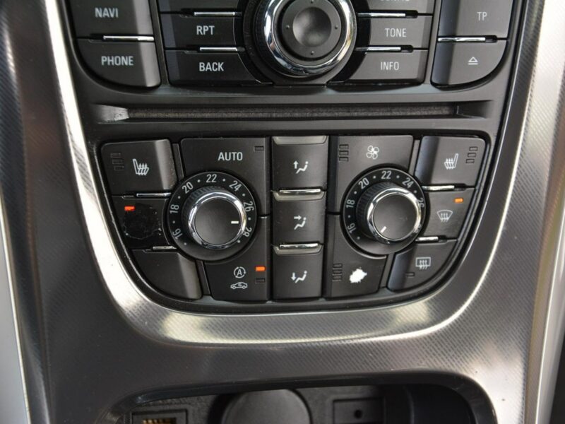 Opel Astra bi-Xenon Ledy Navi Szyber Parktronic Chrom 2xParkt J (2009-2019)