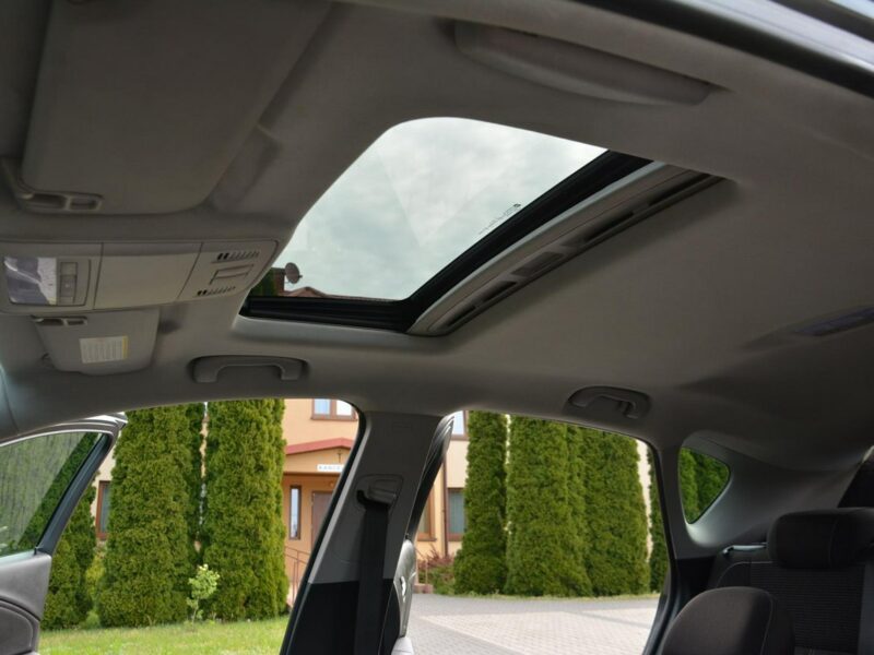 Opel Astra bi-Xenon Ledy Navi Szyber Parktronic Chrom 2xParkt J (2009-2019)