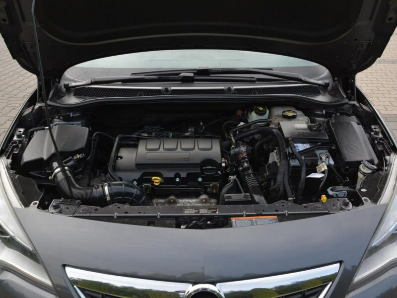 Opel Astra bi-Xenon Ledy Navi Szyber Parktronic Chrom 2xParkt J (2009-2019)