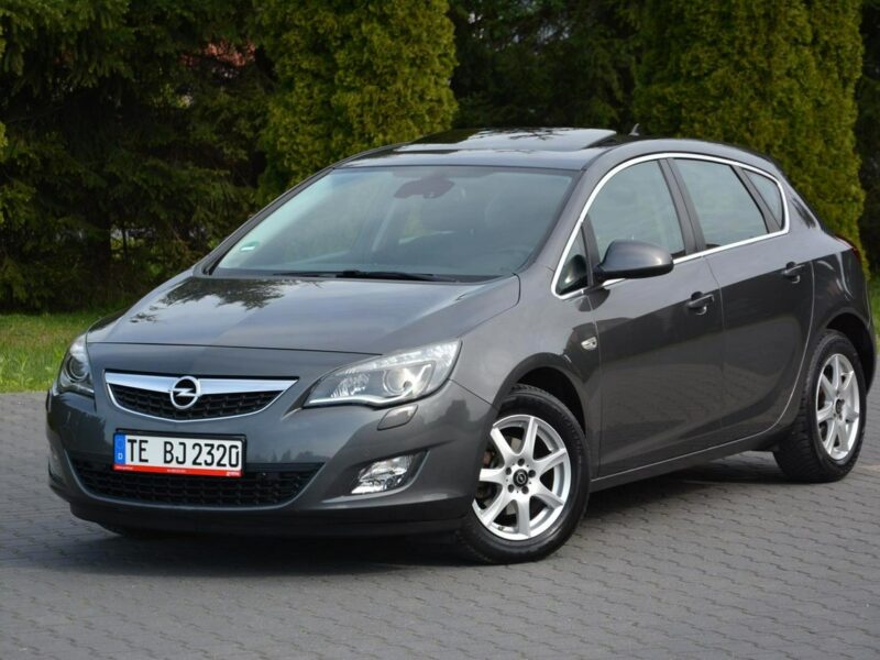 Opel Astra bi-Xenon Ledy Navi Szyber Parktronic Chrom 2xParkt J (2009-2019)