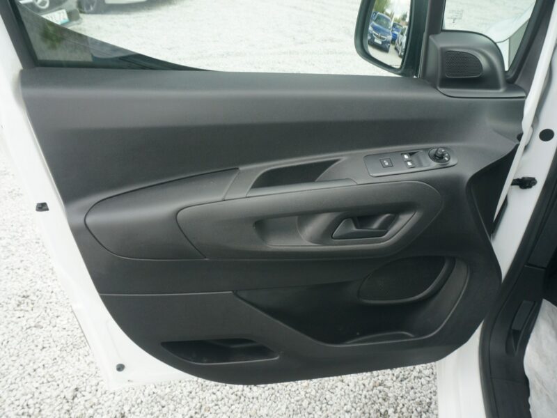 Opel Combo 1.5 CDTI/131 KM Cargo XL 2,4t Essential Salon PL Fvat 23% PO9SM26 E (2018-)
