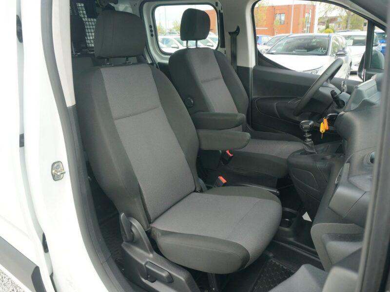 Opel Combo 1.5 CDTI/131 KM Cargo XL 2,4t Essential Salon PL Fvat 23% PO9SM26 E (2018-)
