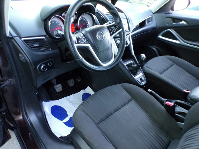 Opel Zafira Navi /Klimatronic /1,4 /140KM /I właść /2013r C (2011-)