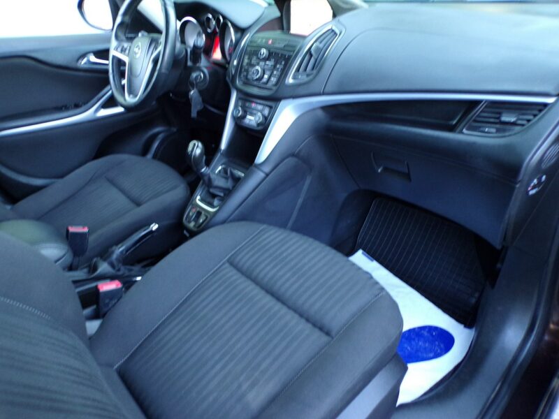 Opel Zafira Navi /Klimatronic /1,4 /140KM /I właść /2013r C (2011-)