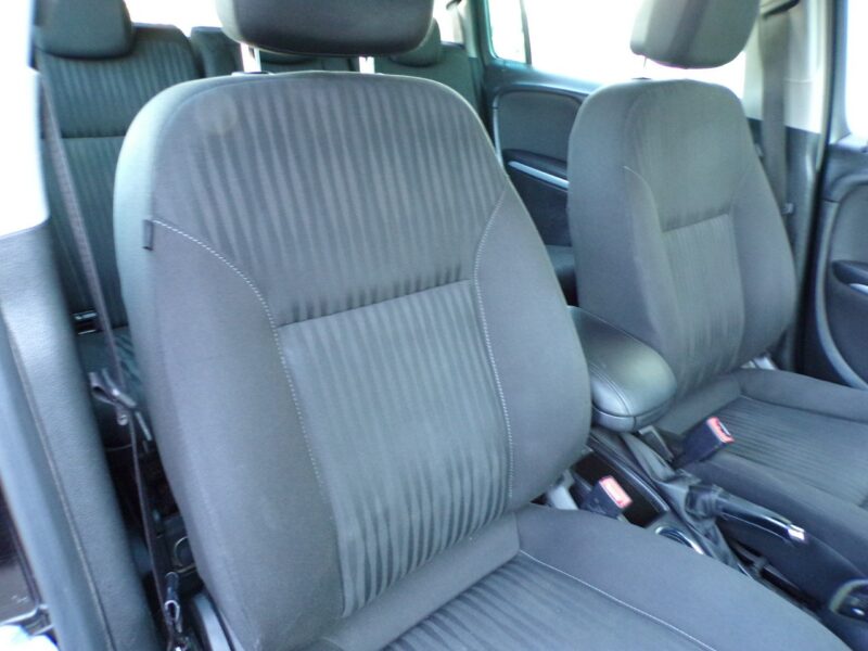 Opel Zafira Navi /Klimatronic /1,4 /140KM /I właść /2013r C (2011-)