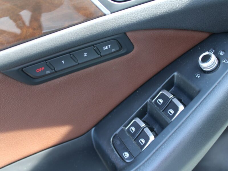 Audi Q5 Skóra Panorama Navi el. klapa 8R (2008-)