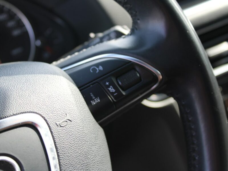 Audi Q5 Skóra Panorama Navi el. klapa 8R (2008-)