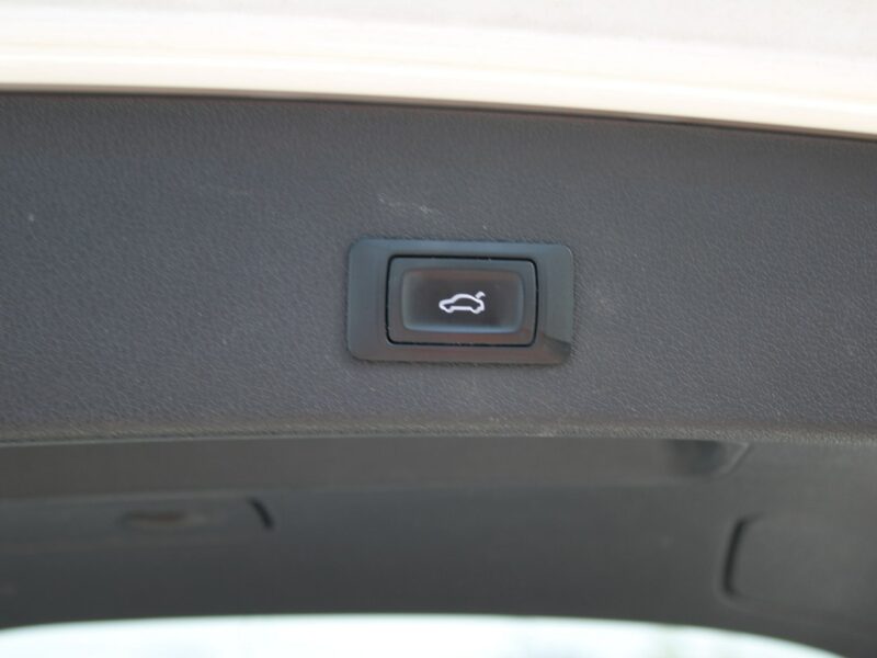 Audi Q5 Skóra Panorama Navi el. klapa 8R (2008-)