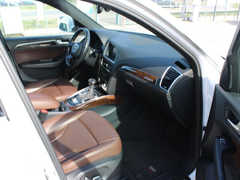 Audi Q5 Skóra Panorama Navi el. klapa 8R (2008-)