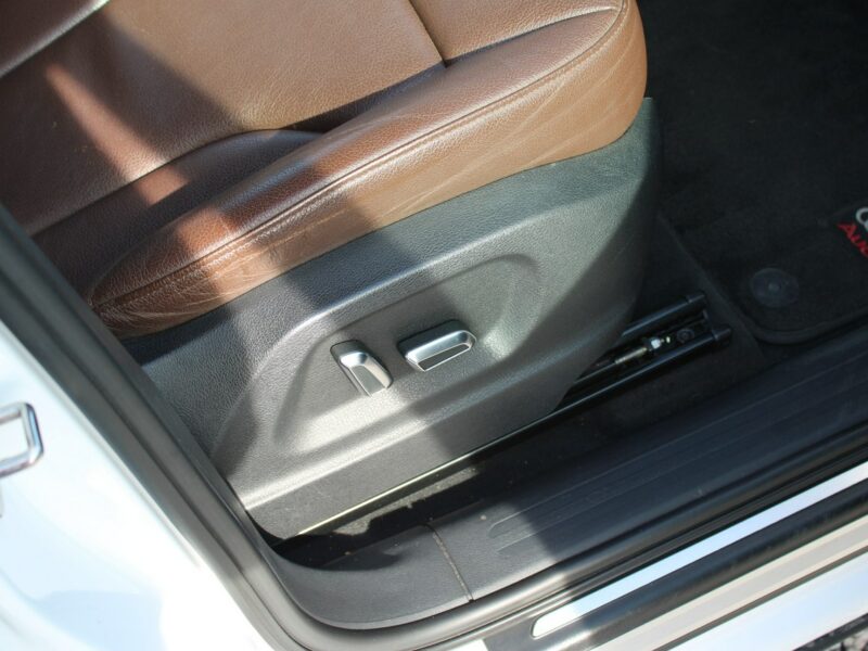 Audi Q5 Skóra Panorama Navi el. klapa 8R (2008-)