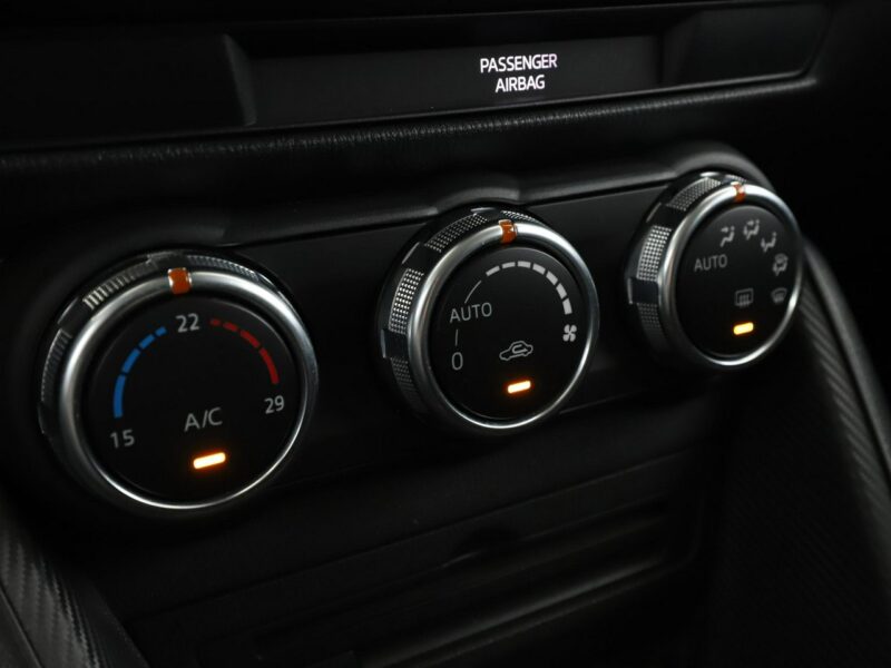 Mazda CX-3 niski przebieg navi PDC tempomat klima-auto Bluetooth
