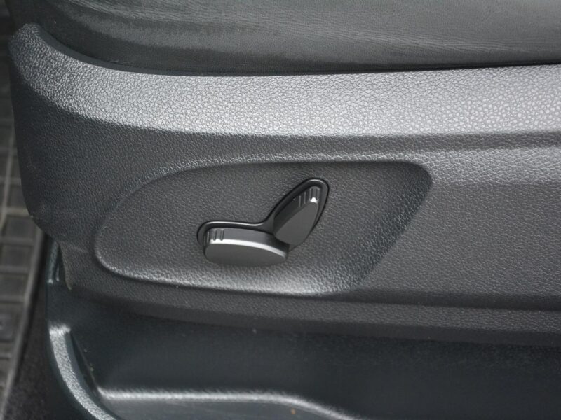 Ford Kuga Individual ST 4x4 bi-Xenon Navi Kamera Skóry Panorama Alu 18 Hak I (2008-2012)