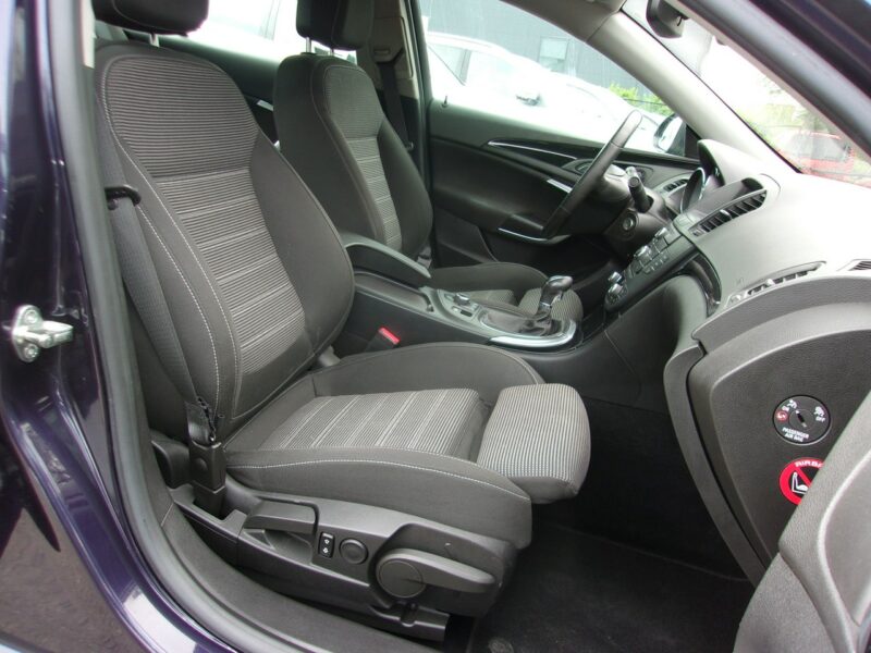 Opel Insignia Klimatronic 2-stref, Podgrz. fotele, 2 kpl. kół, Hatchback, Alu A (2008-2017)