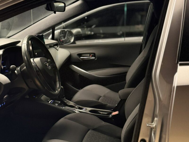 Toyota Corolla 1.8ElHybrid 90kw122ps Active,IIkmpl kół,serwis ASO,F-ra Vat 23% brutto E21 (2019-)