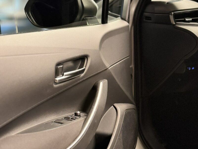 Toyota Corolla 1.8ElHybrid 90kw122ps Active,IIkmpl kół,serwis ASO,F-ra Vat 23% brutto E21 (2019-)