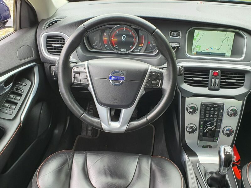 Volvo V40 2.0 D2 120KM # Ocean Race # NAVI # Xenon # Panorama # Skóra # IGŁA !!! II (2012-)