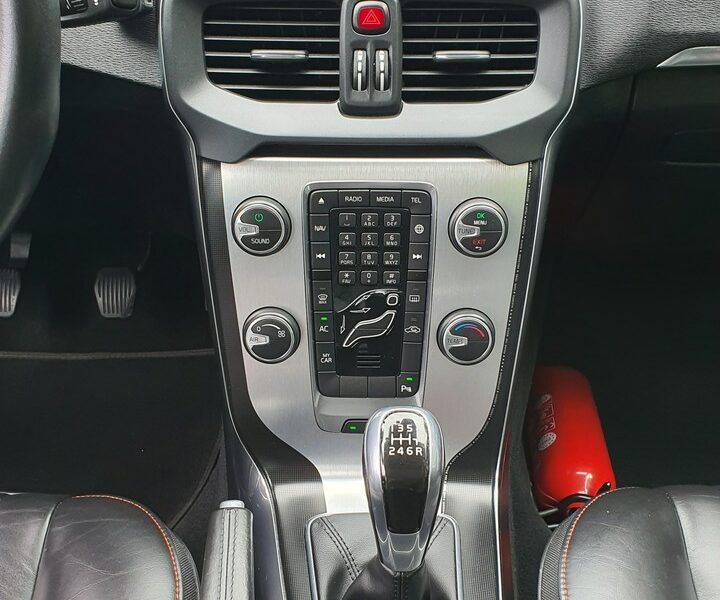 Volvo V40 2.0 D2 120KM # Ocean Race # NAVI # Xenon # Panorama # Skóra # IGŁA !!! II (2012-)