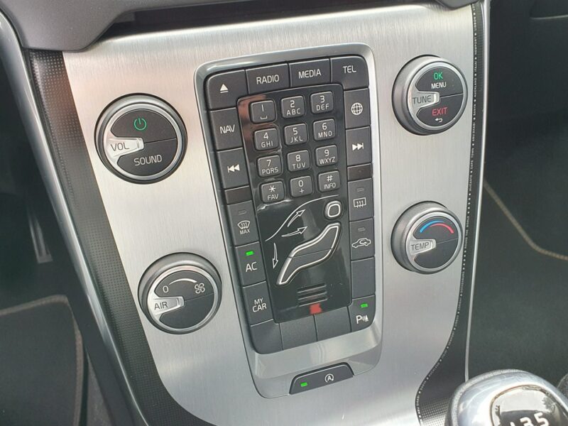 Volvo V40 2.0 D2 120KM # Ocean Race # NAVI # Xenon # Panorama # Skóra # IGŁA !!! II (2012-)