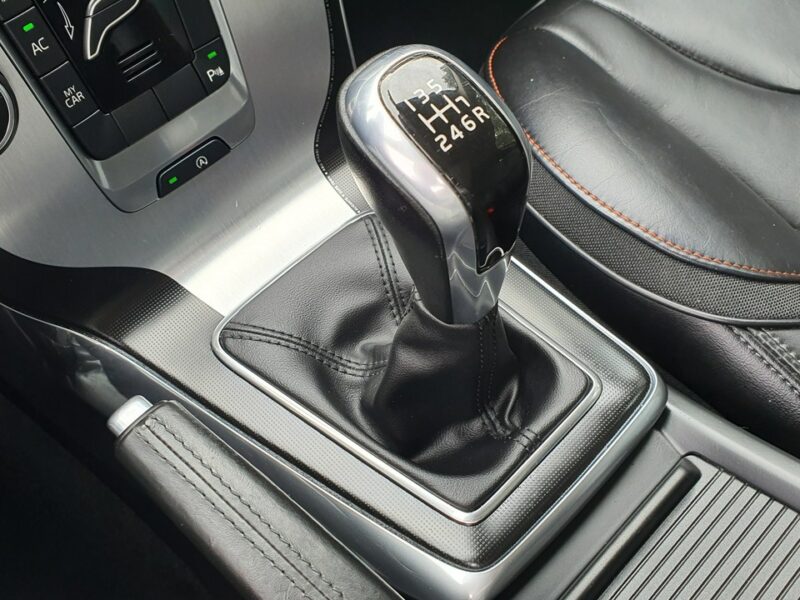 Volvo V40 2.0 D2 120KM # Ocean Race # NAVI # Xenon # Panorama # Skóra # IGŁA !!! II (2012-)