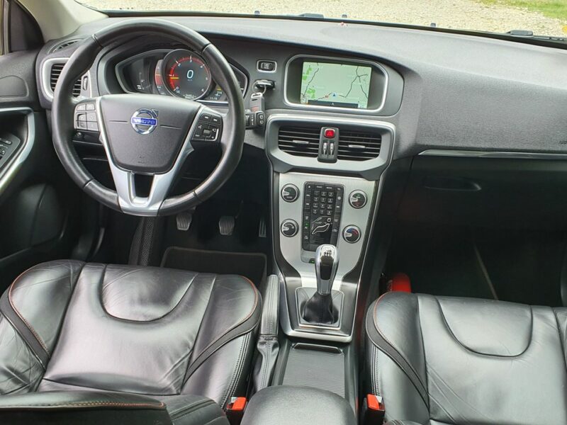 Volvo V40 2.0 D2 120KM # Ocean Race # NAVI # Xenon # Panorama # Skóra # IGŁA !!! II (2012-)