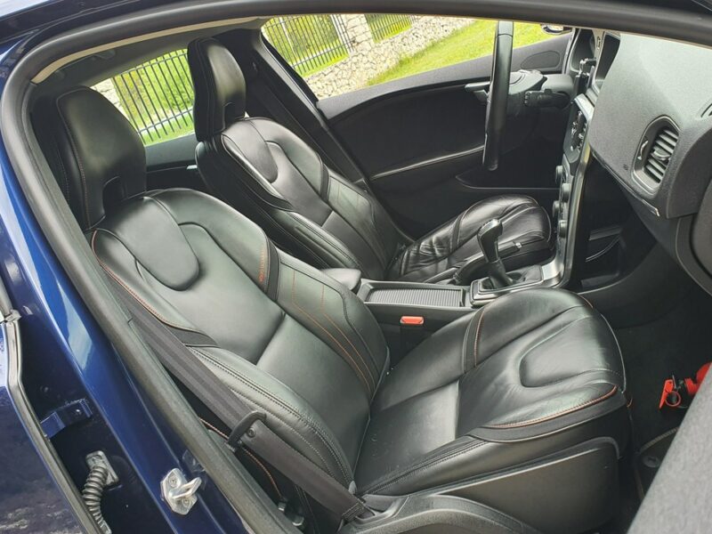 Volvo V40 2.0 D2 120KM # Ocean Race # NAVI # Xenon # Panorama # Skóra # IGŁA !!! II (2012-)