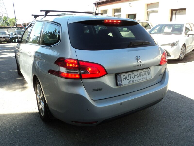 Peugeot 308 sprzedam Peugeot 308diasel T9 (2014-2021)