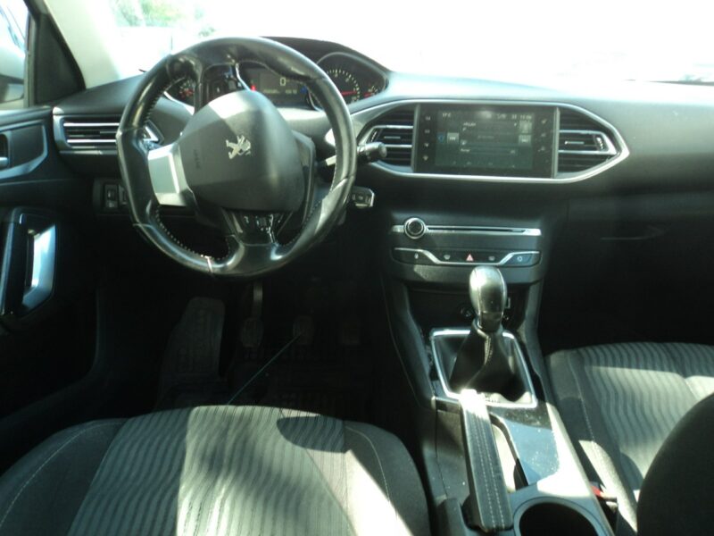 Peugeot 308 sprzedam Peugeot 308diasel T9 (2014-2021)