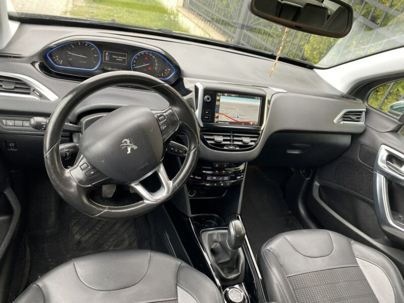 Peugeot 2008 Benzyna, tempomat, nawigacja dotykowa,klimatronik, isofix, hak, parktr I (2013-2019)