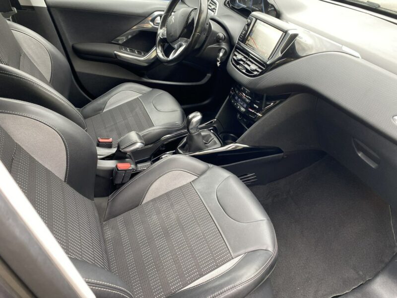 Peugeot 2008 Benzyna, tempomat, nawigacja dotykowa,klimatronik, isofix, hak, parktr I (2013-2019)