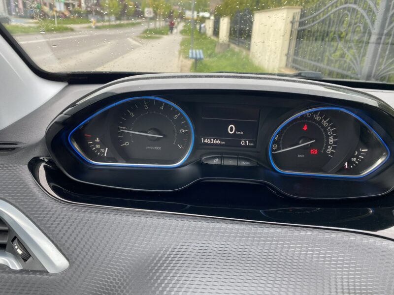 Peugeot 2008 Benzyna, tempomat, nawigacja dotykowa,klimatronik, isofix, hak, parktr I (2013-2019)