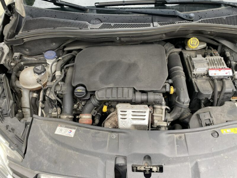 Peugeot 2008 Benzyna, tempomat, nawigacja dotykowa,klimatronik, isofix, hak, parktr I (2013-2019)