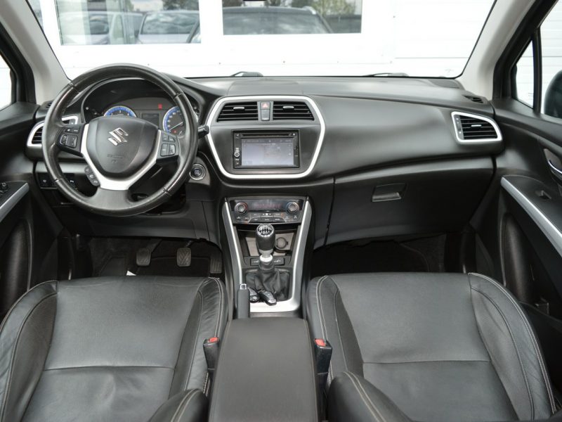 Suzuki SX4 S-Cross 1.6 DDiS Serwis Bi-Xenon LED Panoramadach Navi Kamera 175tys.km