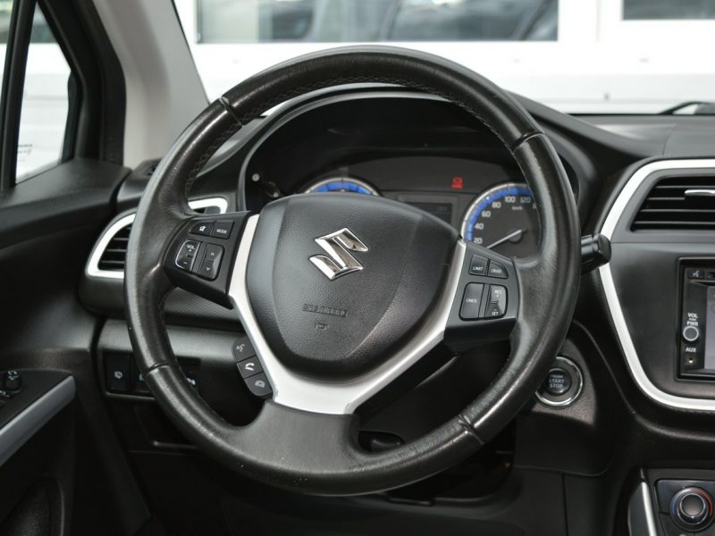 Suzuki SX4 S-Cross 1.6 DDiS Serwis Bi-Xenon LED Panoramadach Navi Kamera 175tys.km