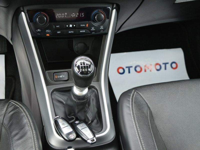 Suzuki SX4 S-Cross 1.6 DDiS Serwis Bi-Xenon LED Panoramadach Navi Kamera 175tys.km