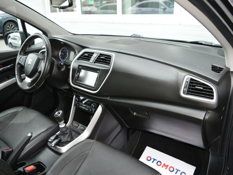 Suzuki SX4 S-Cross 1.6 DDiS Serwis Bi-Xenon LED Panoramadach Navi Kamera 175tys.km